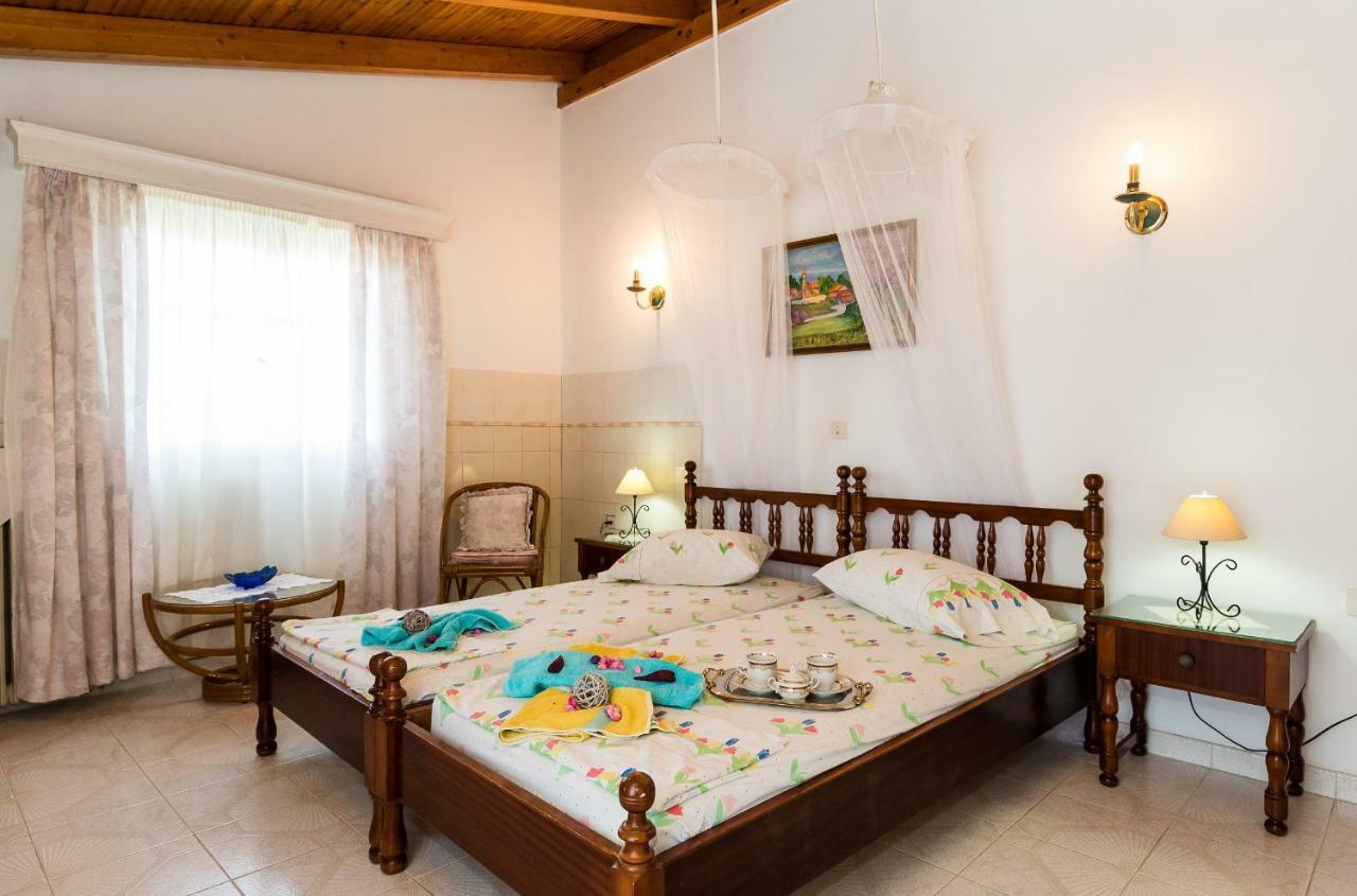 Villa Anna Apartments - 550M From The Beach, By Zantewize Vasilikos  Ngoại thất bức ảnh